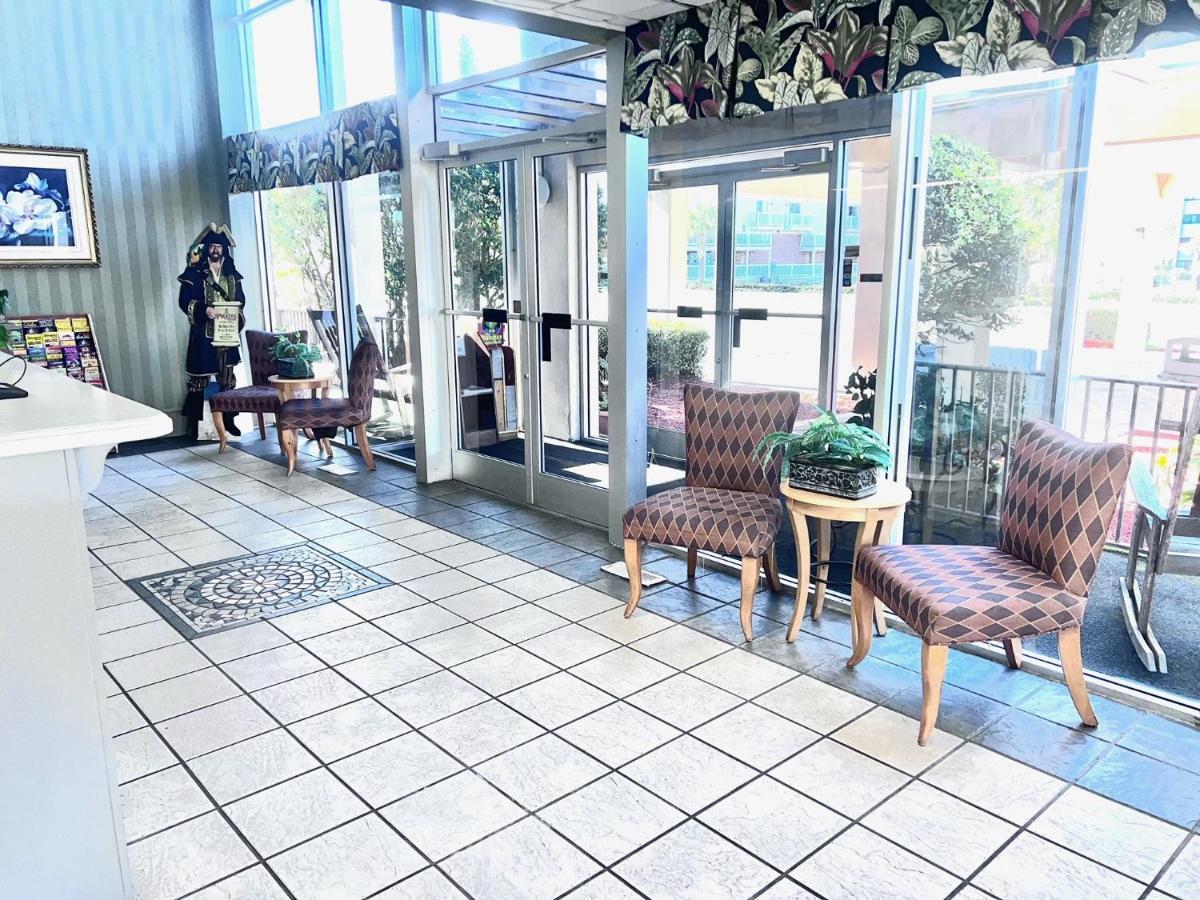 מירטל ביץ' Ocean Crest Inn And Suites מראה חיצוני תמונה