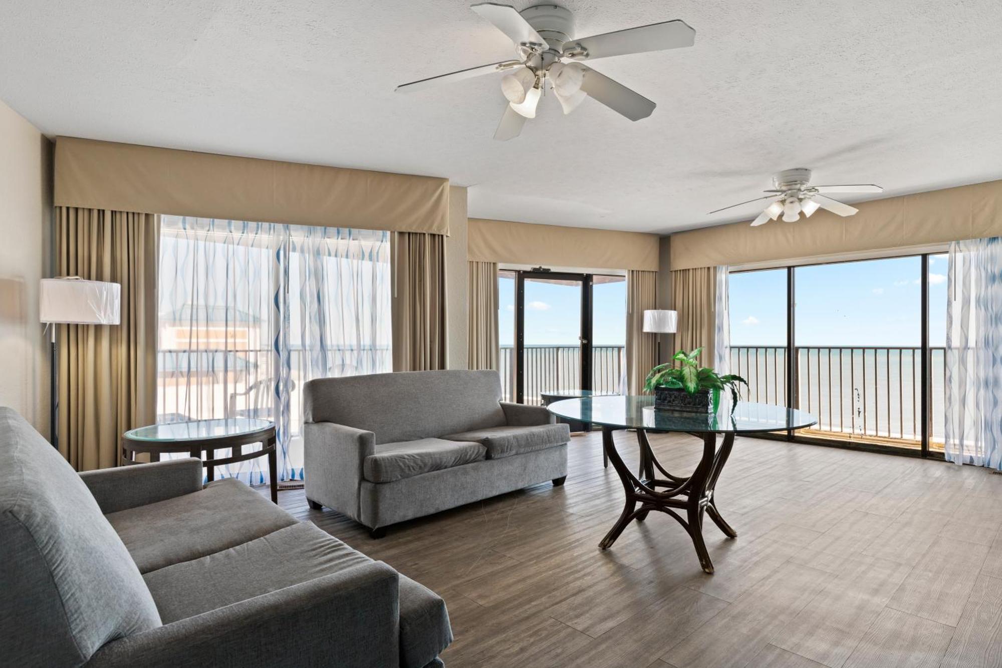מירטל ביץ' Ocean Crest Inn And Suites מראה חיצוני תמונה