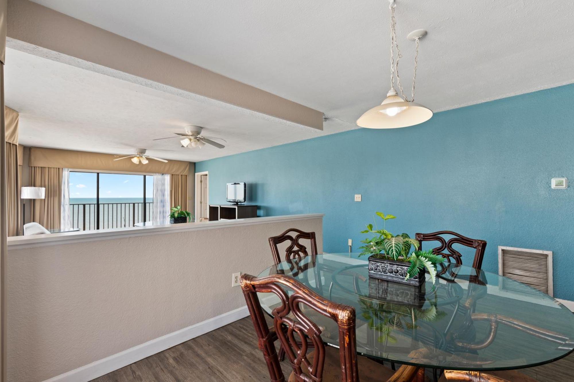 מירטל ביץ' Ocean Crest Inn And Suites מראה חיצוני תמונה