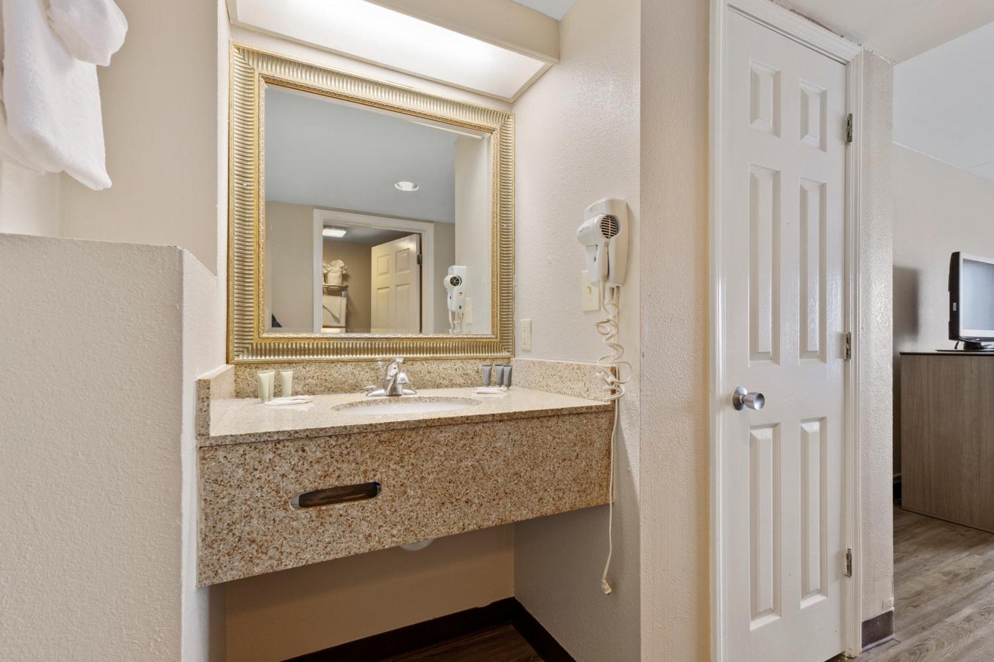 מירטל ביץ' Ocean Crest Inn And Suites חדר תמונה